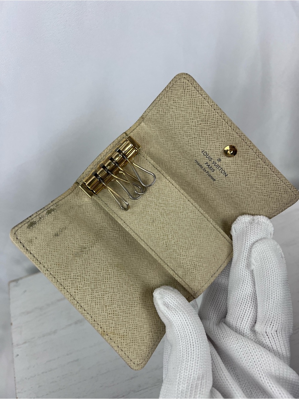 Louis Vuitton Damier Azur 4 Key Ring Holder - Picture 9 of 15